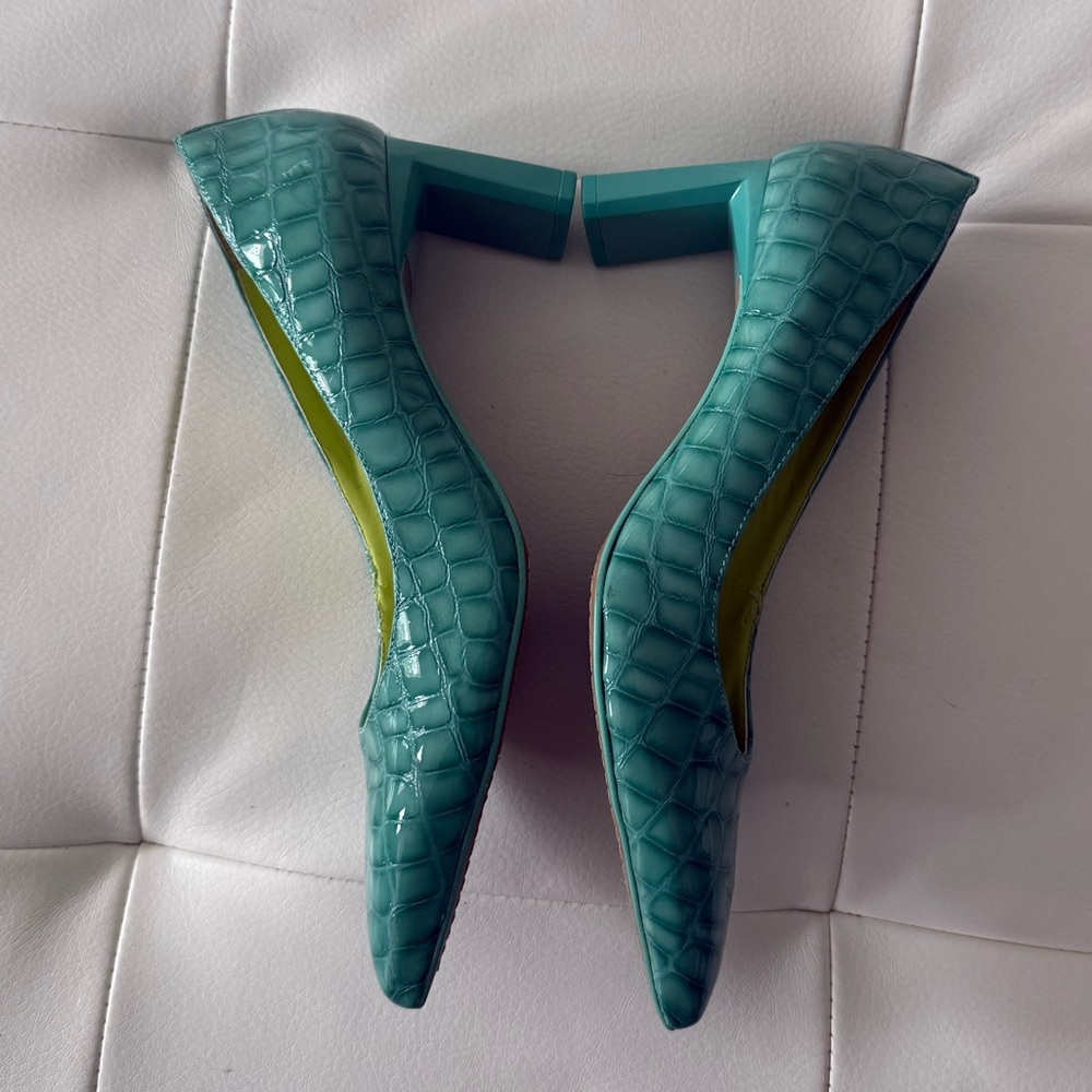 Vince Camuto Teal Crocodile Pattern Heels